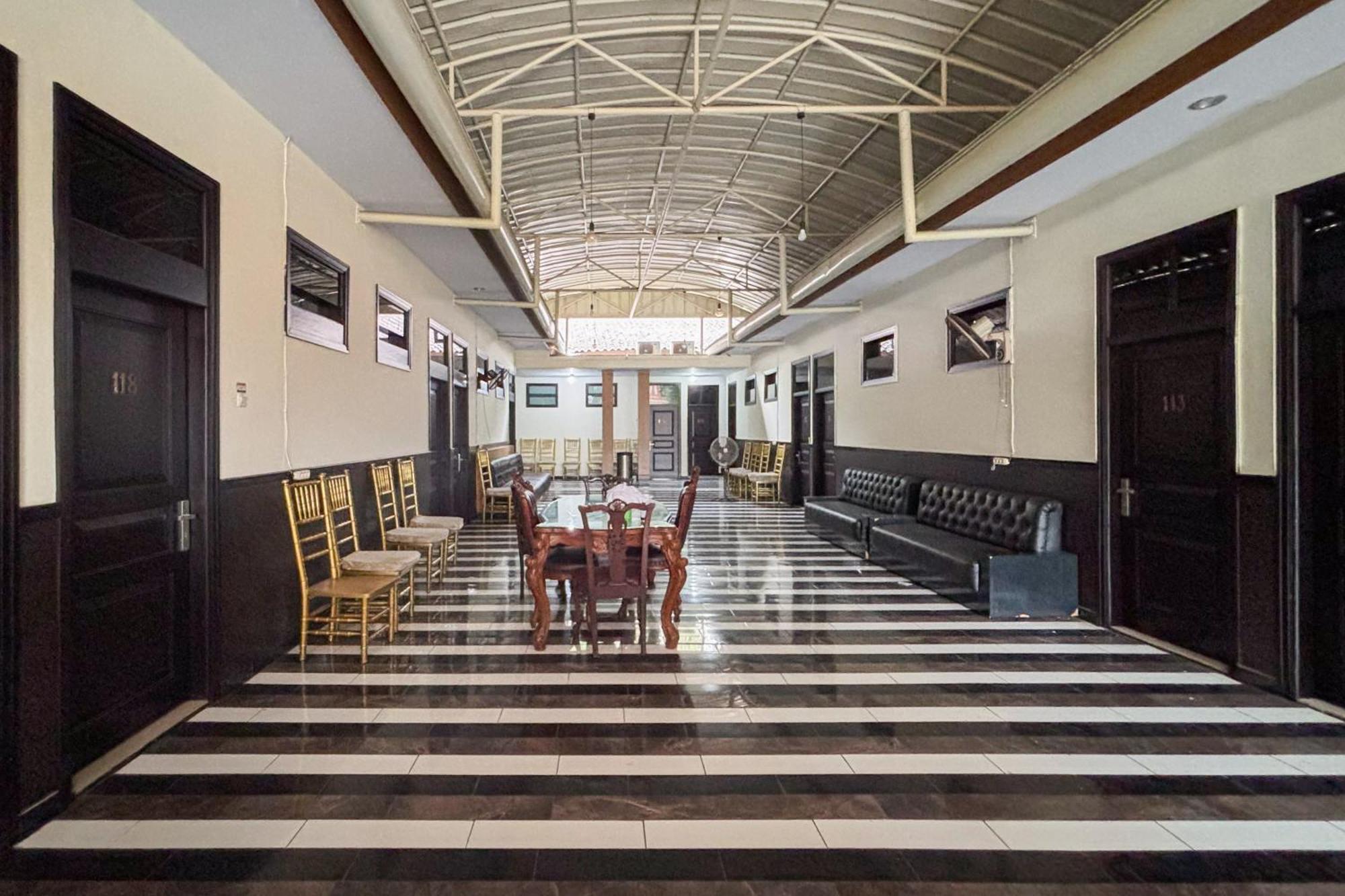 בנדר למפונג Urbanview Alfiya Hotel Lampung מראה חיצוני תמונה